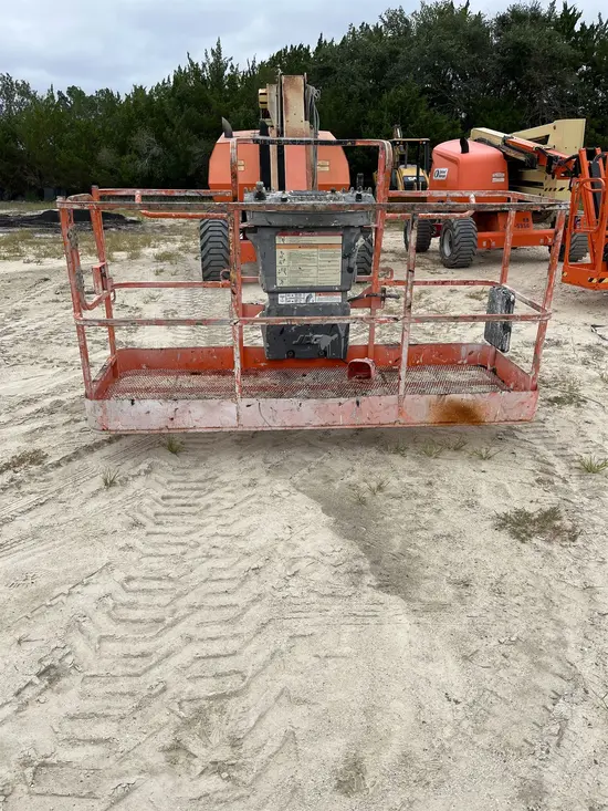 2013 JLG 800AJ Articulating Boom Lift