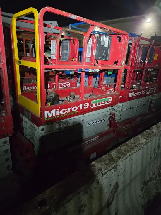 2019 MEC MICRO 19 Scissor Lift