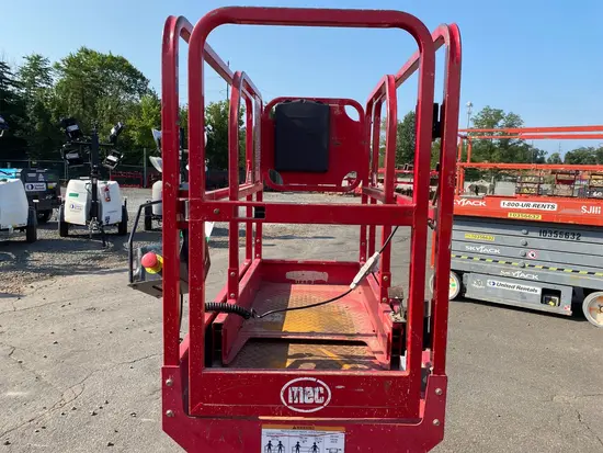 2018 MEC MICRO 19 Scissor Lift