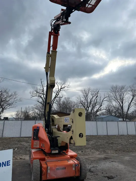 2012 JLG E400AJPN Articulating Boom Lift