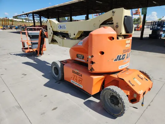 2013 JLG E400AJPN Articulating Boom Lift