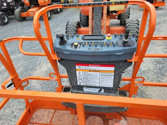 2013 JLG 450AJ Articulating Boom Lift