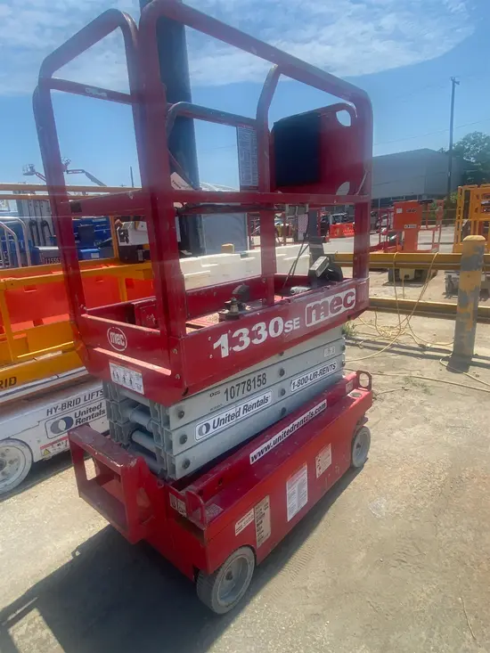 2018 MEC 1330SE Scissor Lift