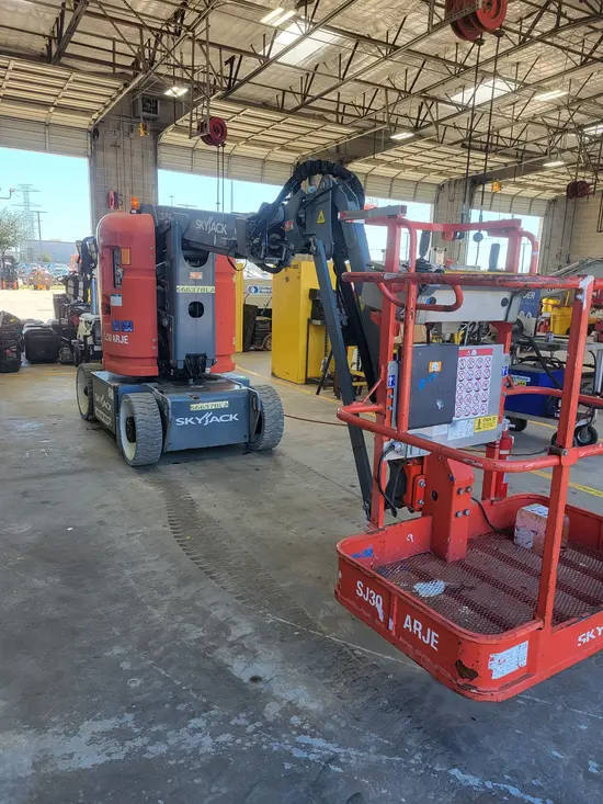 2018 Skyjack SJ30ARJE Articulating Boom Lift