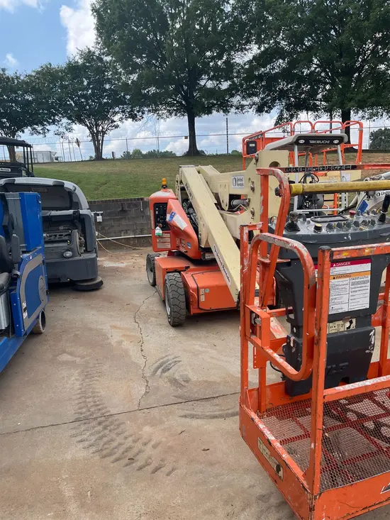 2017 JLG E400AN Articulating Boom Lift