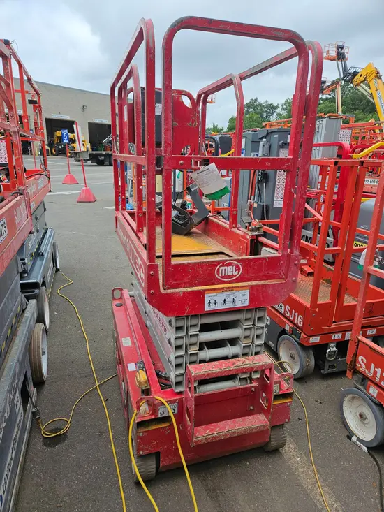 2018 MEC MICRO 19 Scissor Lift