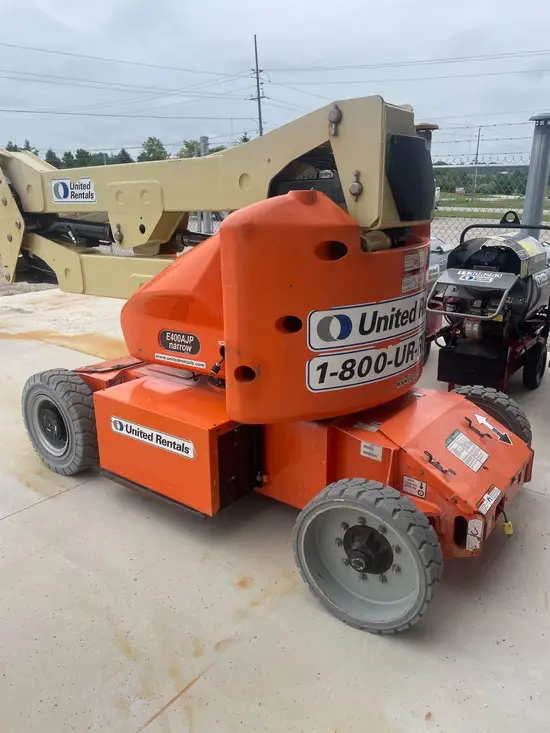 2017 JLG E400AJPN Articulating Boom Lift