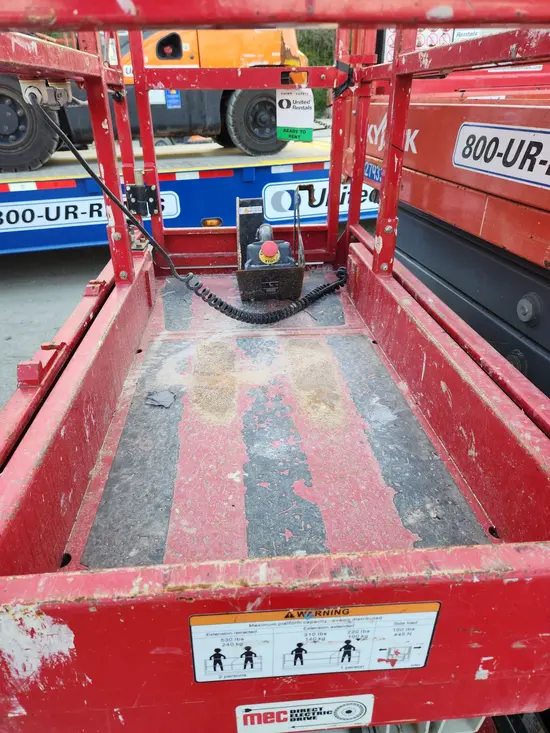 2017 MEC 1330SE Scissor Lift