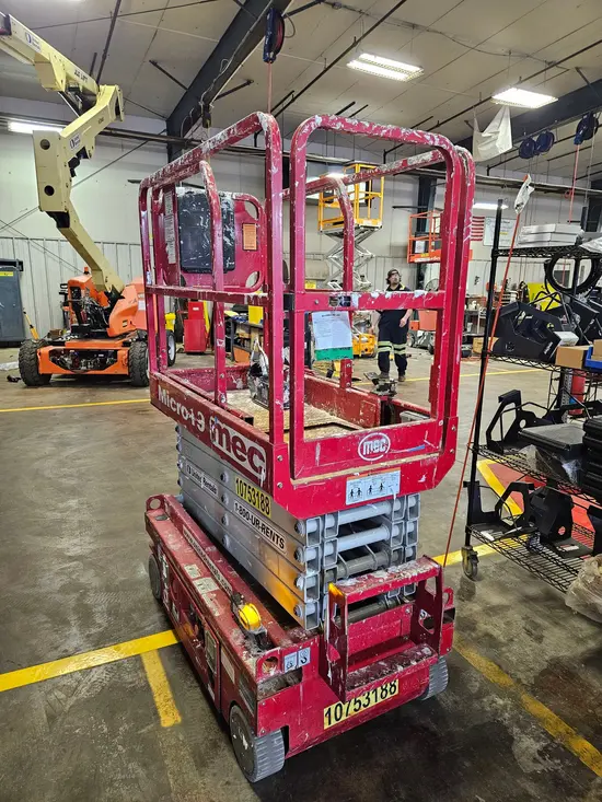 2018 MEC MICRO 19 Scissor Lift