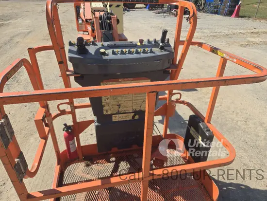2016 JLG E400AJPN Articulating Boom Lift