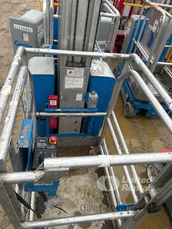 2016 Genie GR-20 Self-Propelled One-Person Lift