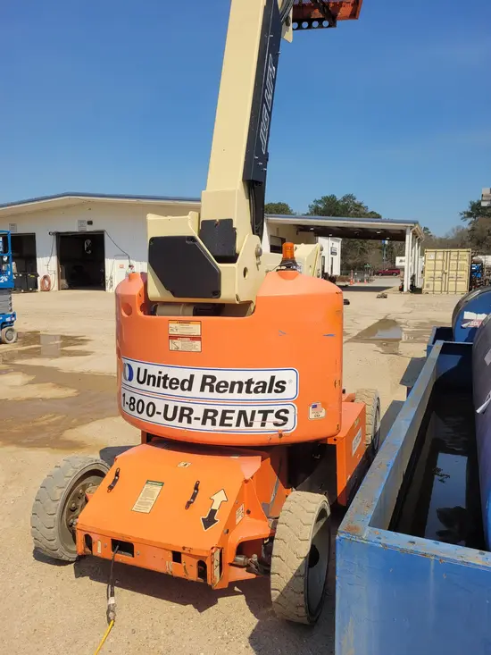 2017 JLG E400AJPN Articulating Boom Lift