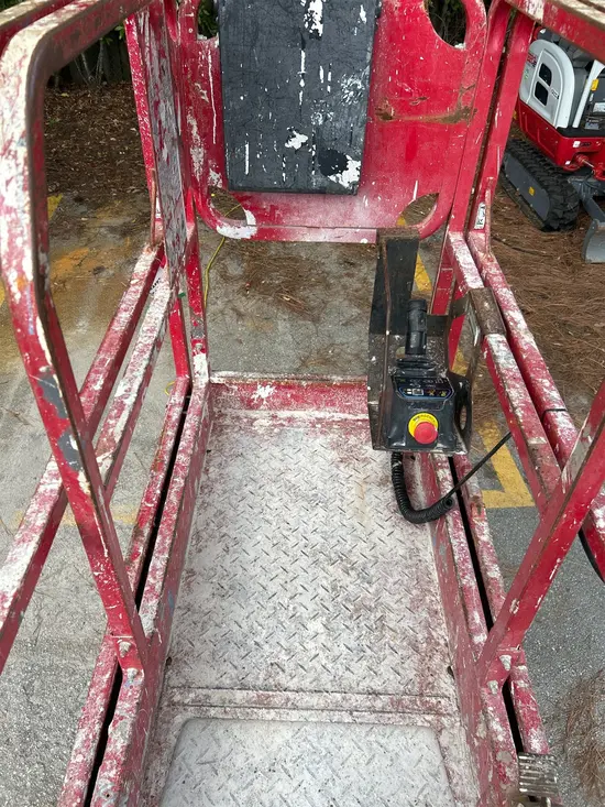 2018 MEC MICRO 19 Scissor Lift