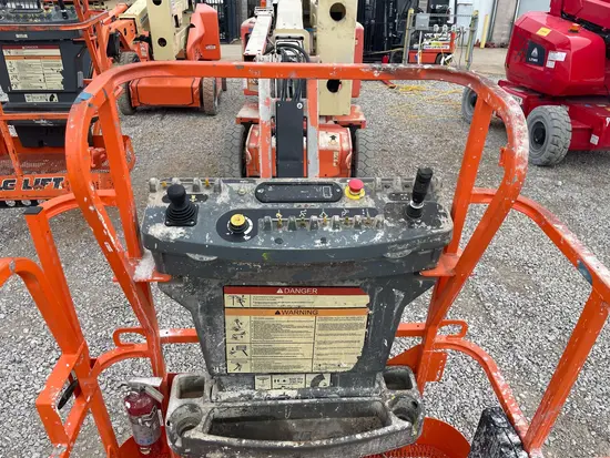 2016 JLG E400AJPN Articulating Boom Lift
