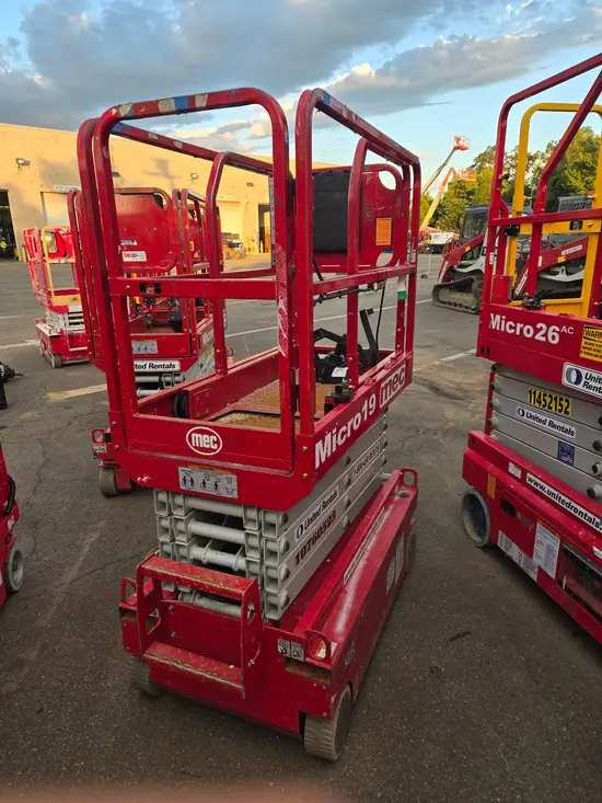 2018 MEC MICRO 19 Scissor Lift