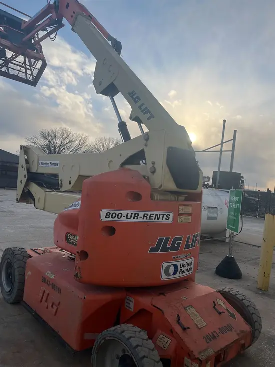 2015 JLG E400AJPN Articulating Boom Lift