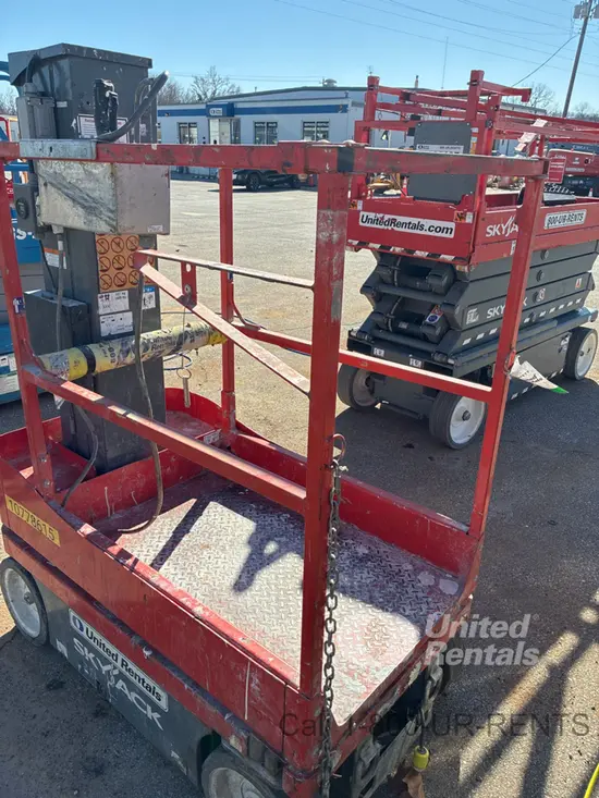 2018 Skyjack SJ12 Self-Propelled One-Person Lift