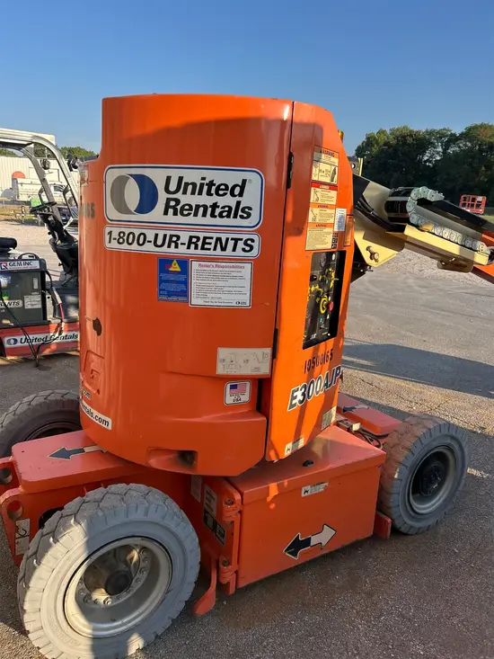 2016 JLG E300AJP Articulating Boom Lift