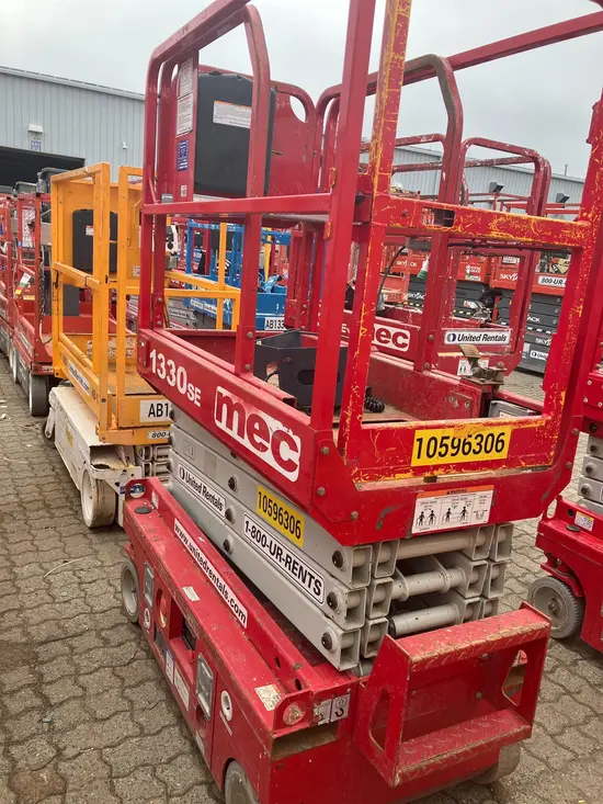 2017 MEC 1330SE Scissor Lift