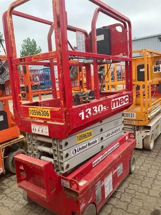 2017 MEC 1330SE Scissor Lift