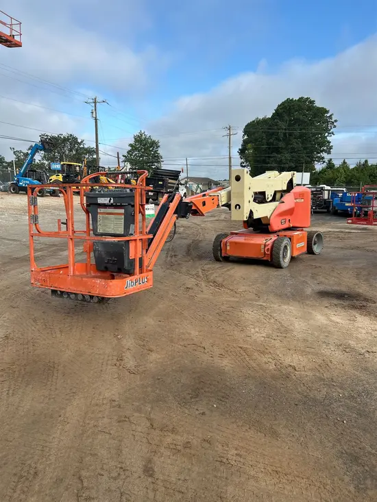 2015 JLG E400AJPN Articulating Boom Lift