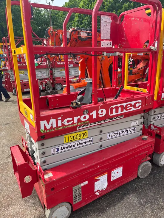 2021 MEC MICRO 19 Scissor Lift