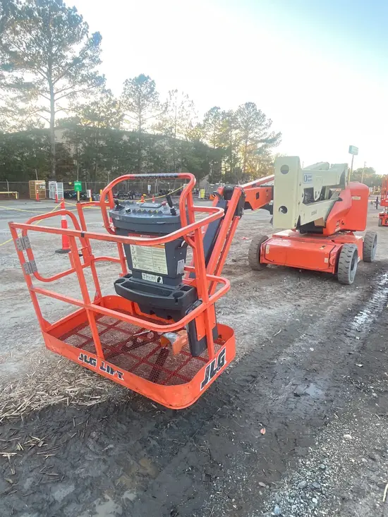 2015 JLG E450AJ Articulating Boom Lift