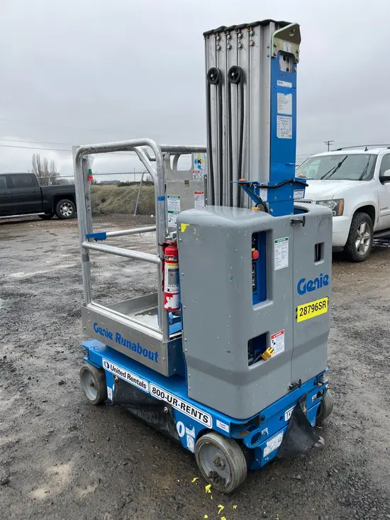 2017 Genie GR-20 Self-Propelled One-Person Lift