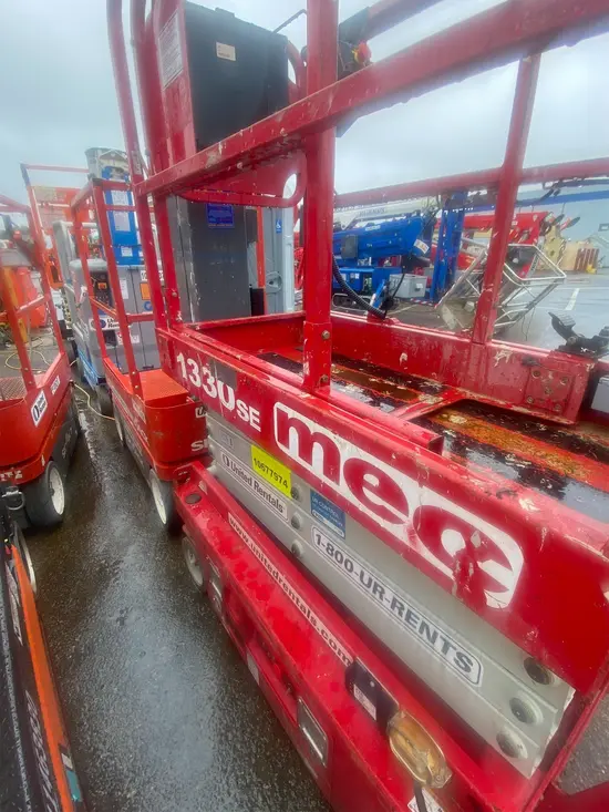 2017 MEC 1330SE Scissor Lift