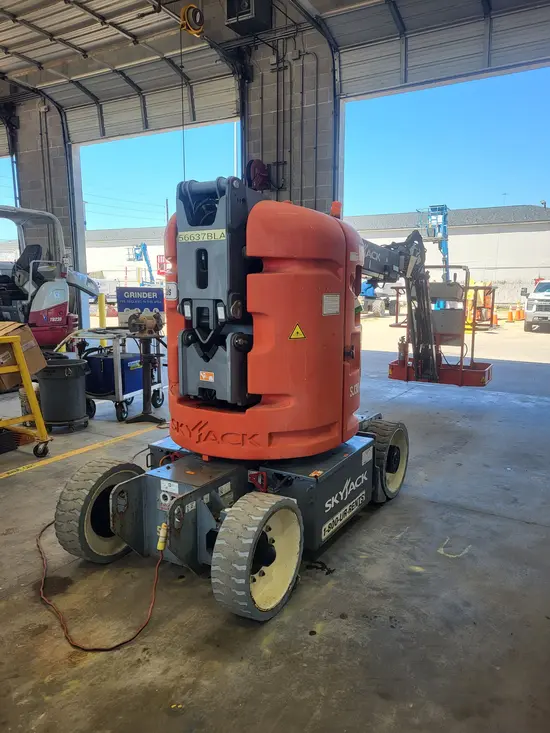 2018 Skyjack SJ30ARJE Articulating Boom Lift