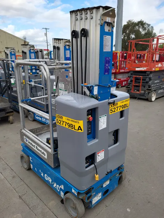 2017 Genie GR-20 Self-Propelled One-Person Lift