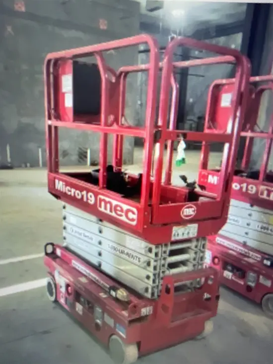 2018 MEC MICRO 19 Scissor Lift
