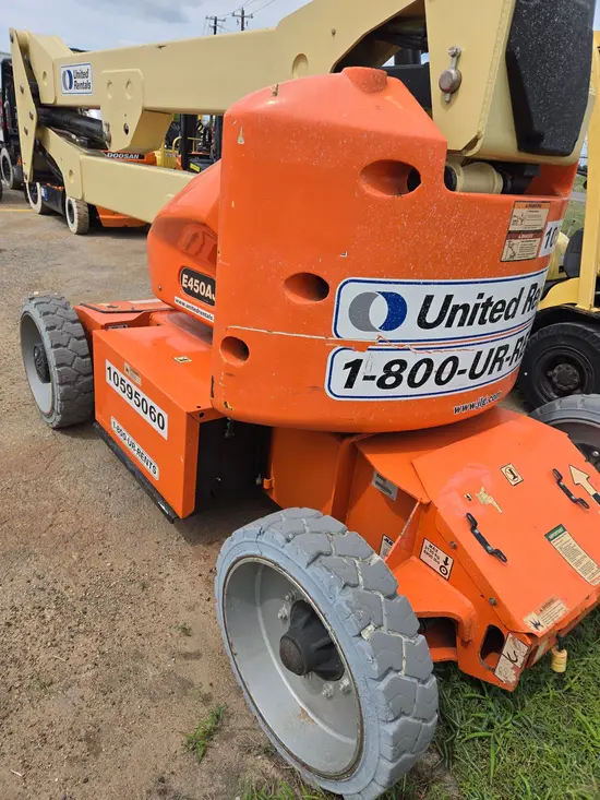 2017 JLG E450AJ Articulating Boom Lift