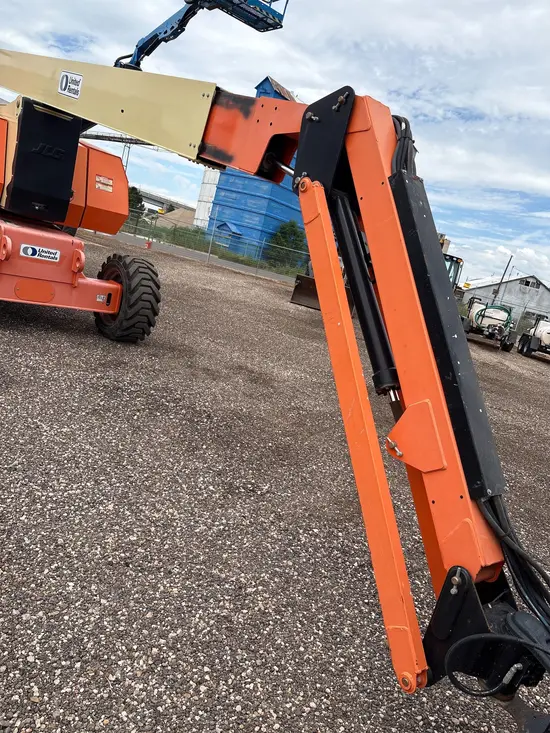 2016 JLG 800AJ Articulating Boom Lift