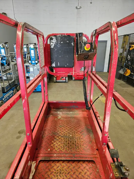2018 MEC MICRO 19 Scissor Lift