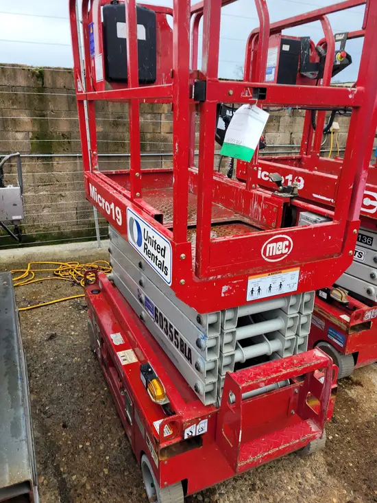 2018 MEC MICRO 19 Scissor Lift