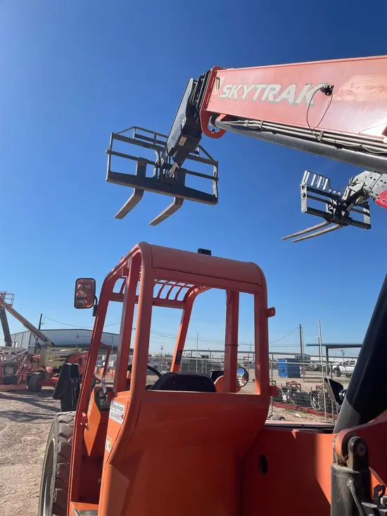 2017 SKYTRAK 10054 Forklift