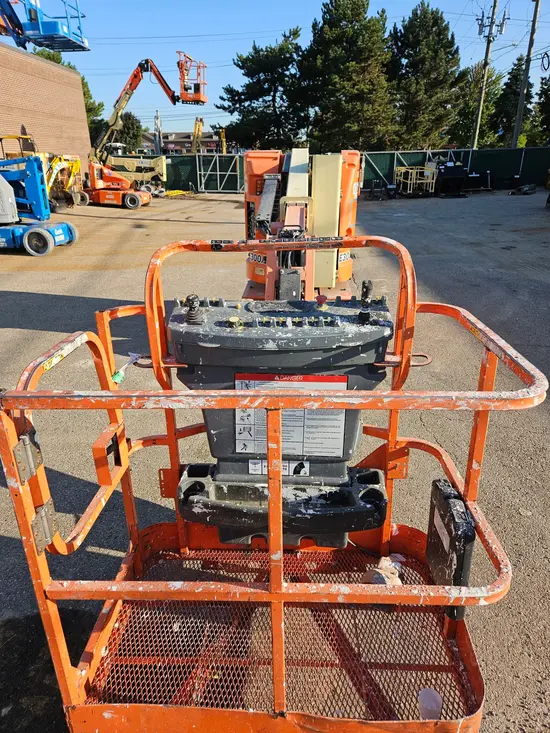 2013 JLG E300AJP Articulating Boom Lift