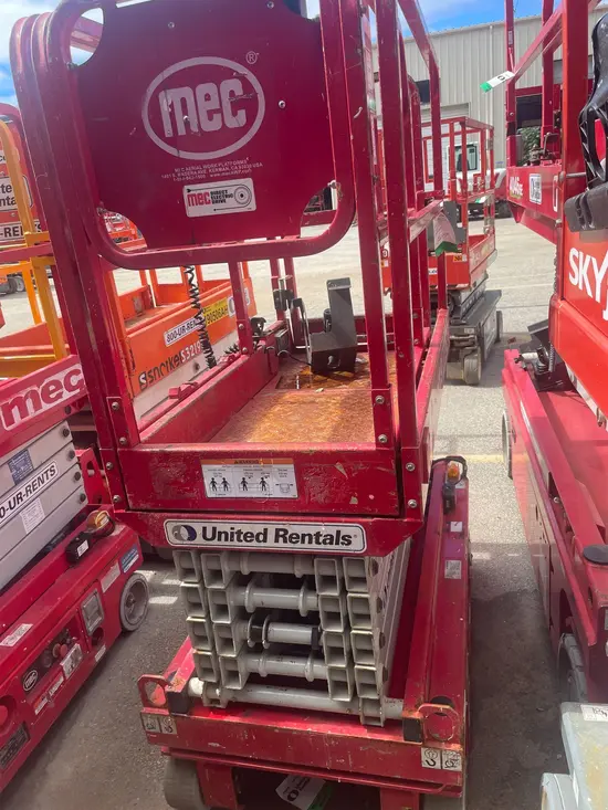 2018 MEC MICRO 19 Scissor Lift