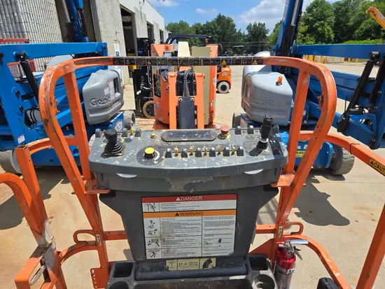 2016 JLG E300AJP Articulating Boom Lift