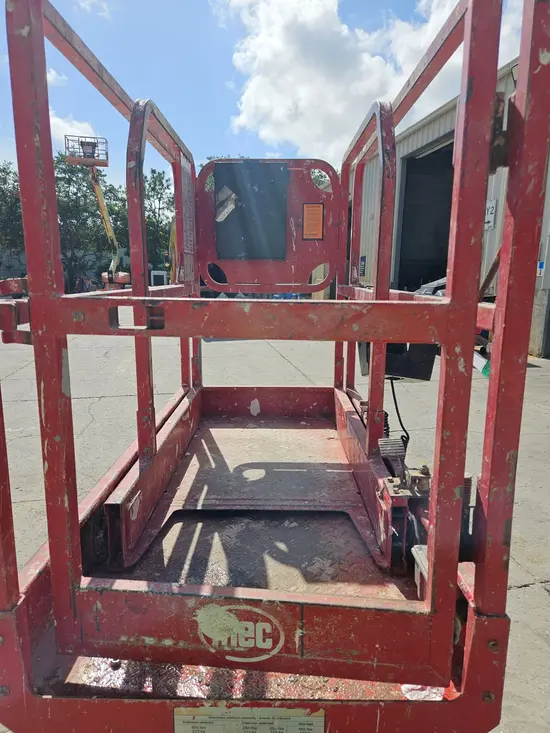 2018 MEC MICRO 19 Scissor Lift