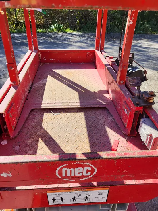 2018 MEC 1330SE Scissor Lift