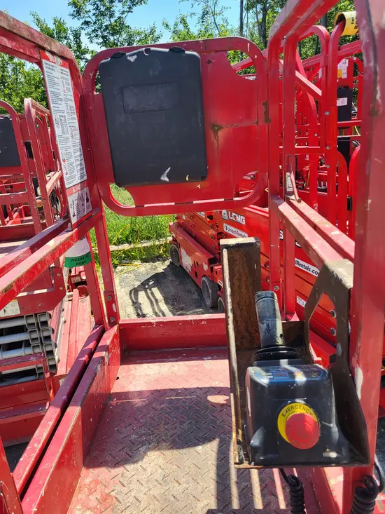 2018 MEC MICRO 19 Scissor Lift