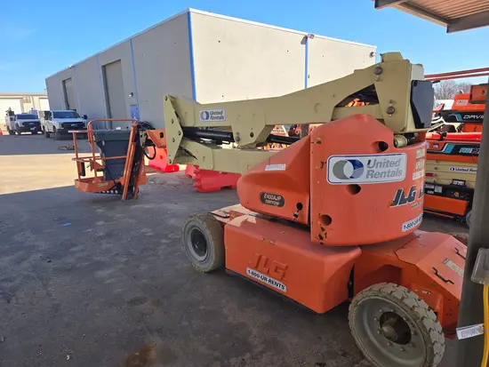2013 JLG E400AJPN Articulating Boom Lift