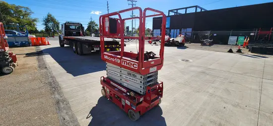 2018 MEC MICRO 19 Scissor Lift
