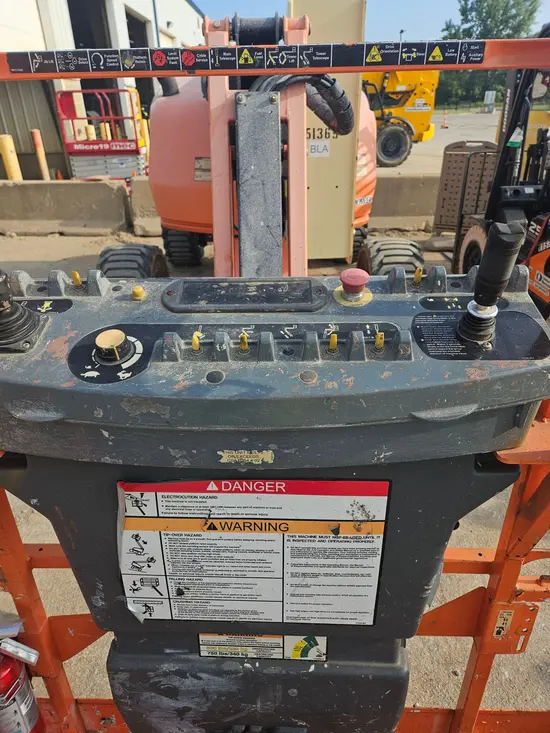 2017 JLG 450AJ Articulating Boom Lift