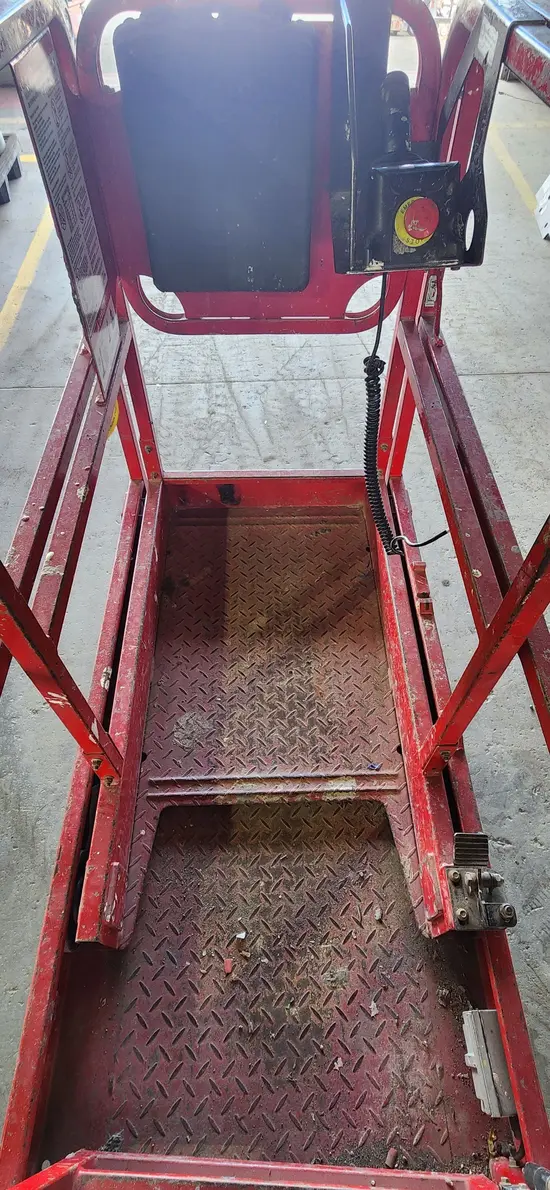 2018 MEC MICRO 19 Scissor Lift