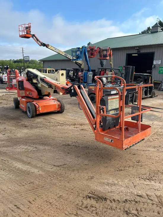 2015 JLG E400AJPN Articulating Boom Lift