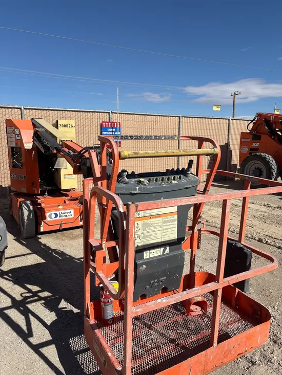 2018 JLG E300AJP Articulating Boom Lift