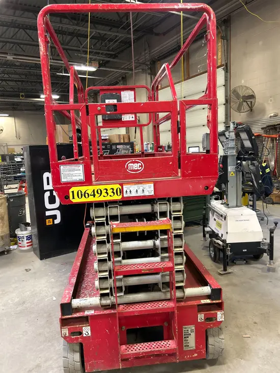 2017 MEC 4046SE Scissor Lift